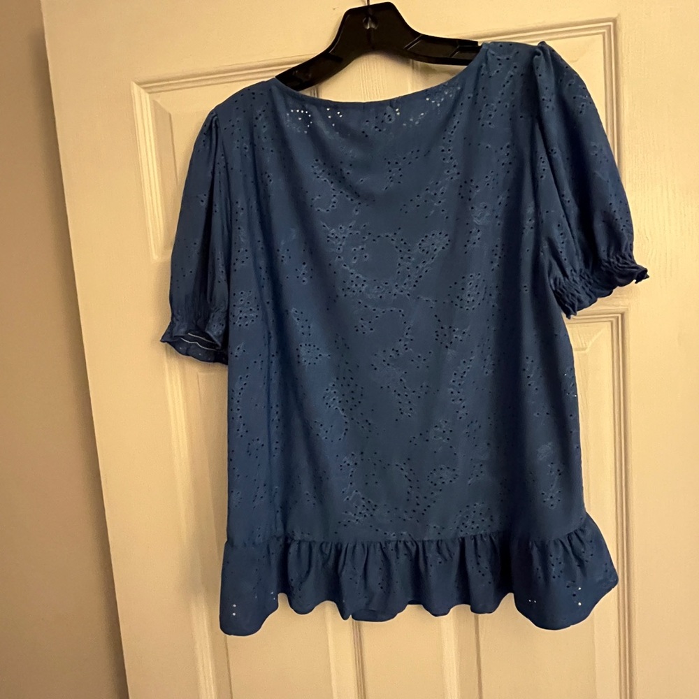 W5 shirt sleeve top